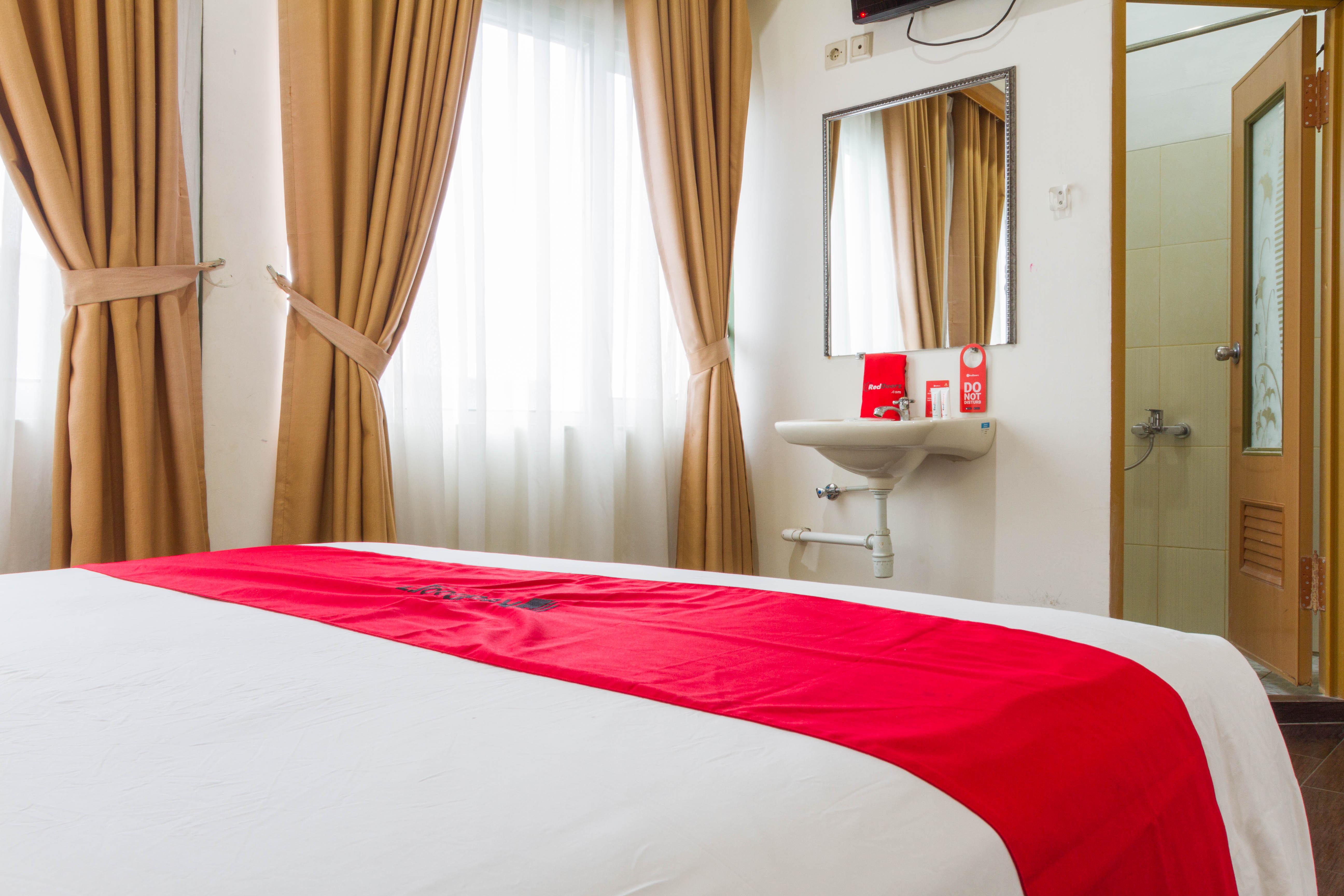 Reddoorz Plus @ Surapati 2 Bandung Exterior photo